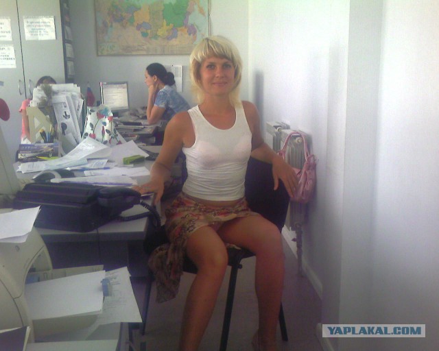 Когда девушкам скучно на работе