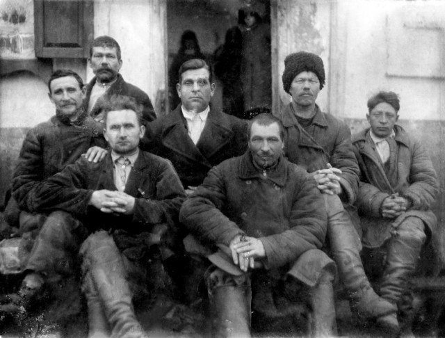 У кого дома есть подобное фото? Может ты мне родня?