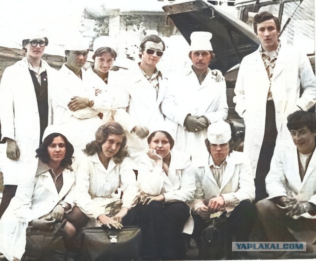 Нейросеть на хаялву раскрашивает фото к 9 мая