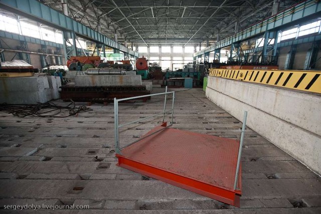 Синхрофазотрон и нуклотрон