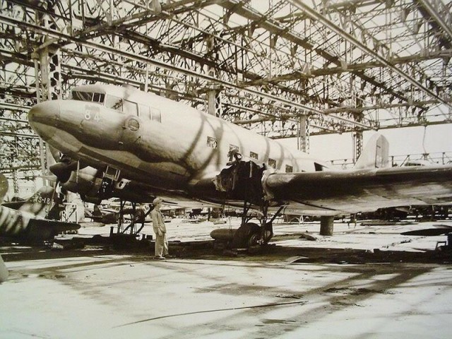 Самолёт-эпоха. Douglas DC-3 (C-47, Ли-2).