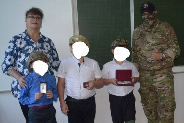 В Краснодарском крае боец ЧВК "Вагнера" посетил школьный урок в качестве почётного гостя