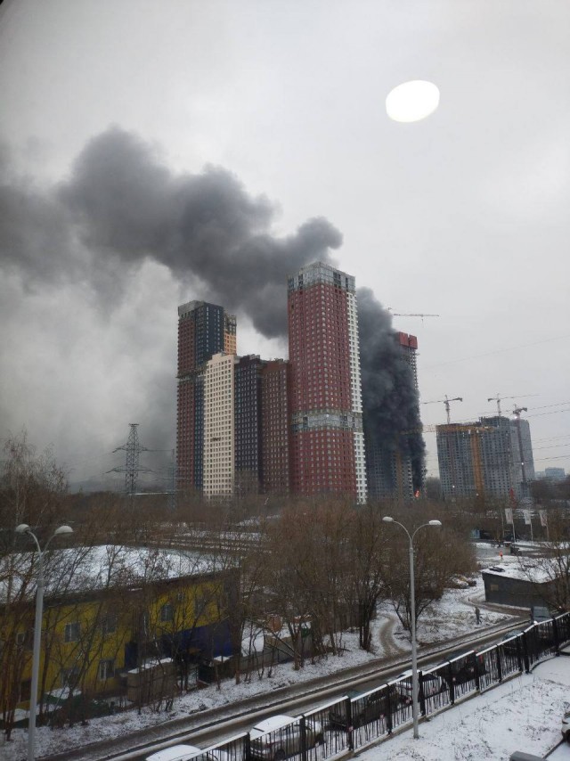 Пожар в строящимся ЖК Sky Garden на Строительном проезде в Москве