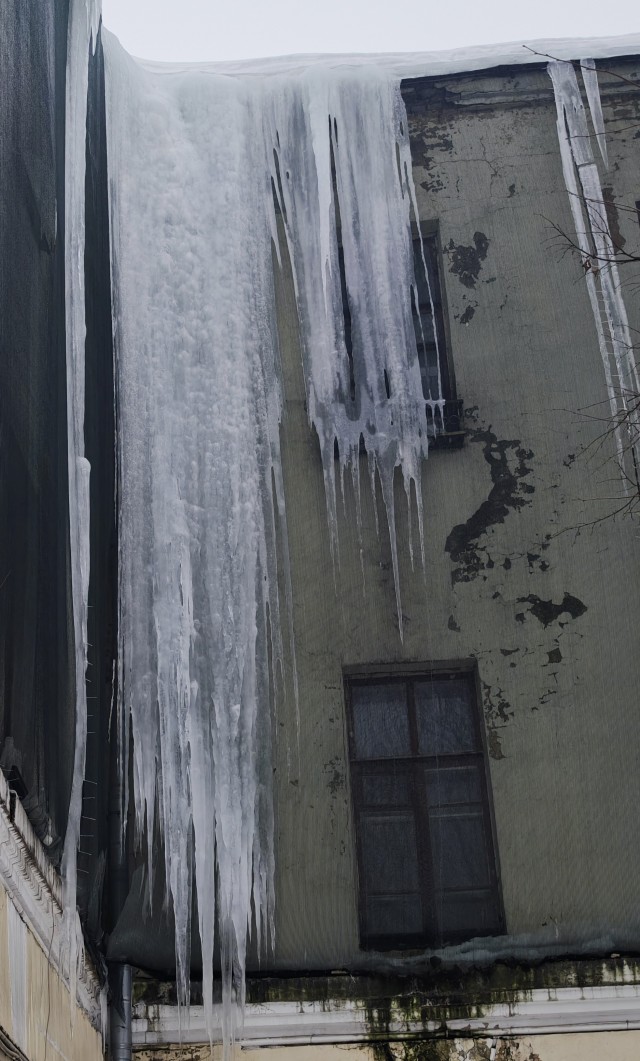 А у нас во дворе...