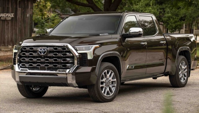 В Японии стартовали продажи Toyota Tundra и Highlander американского производства