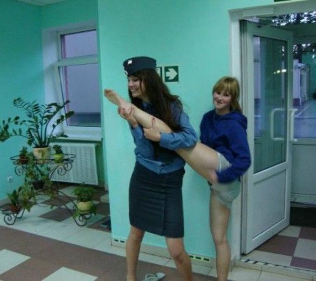 А как вам нравятся такие сотрудники полиции?