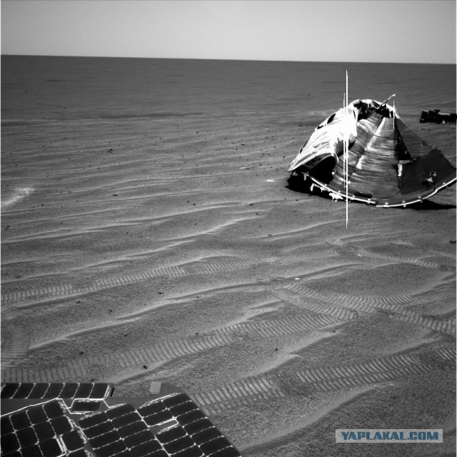 NASA засняло на Марсе разбившийся НЛО