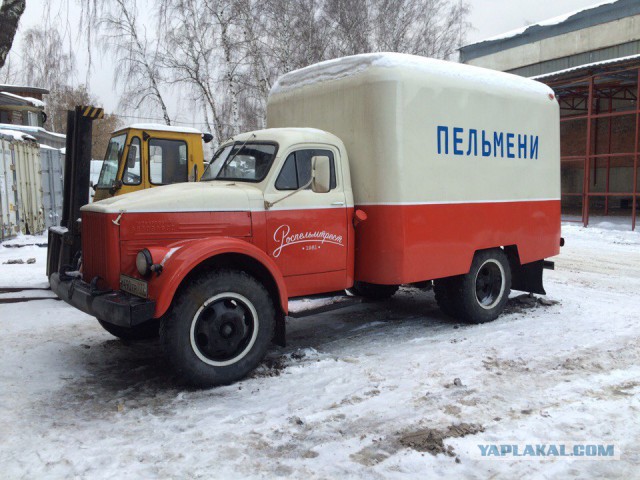 Автомобили на постаменте