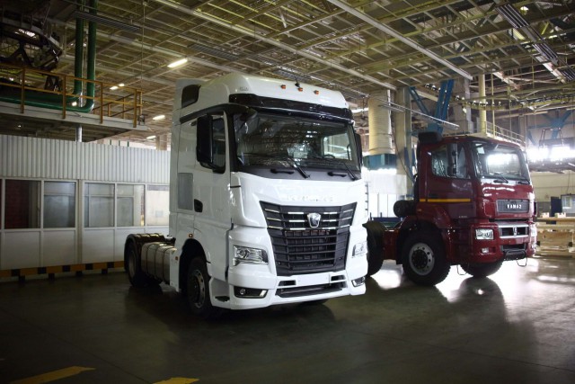 КАМАЗ пятого поколения: первая машина покинула конвейер