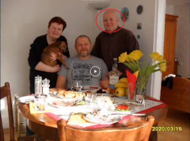 Вот батя у меня креативный в свои 77