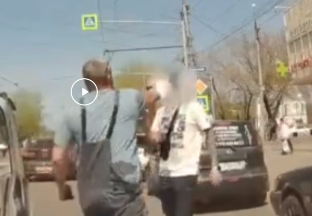 В Новосибирске один из водителей выстрелил в другого из-за того, что тот не пропустил его в свой ряд