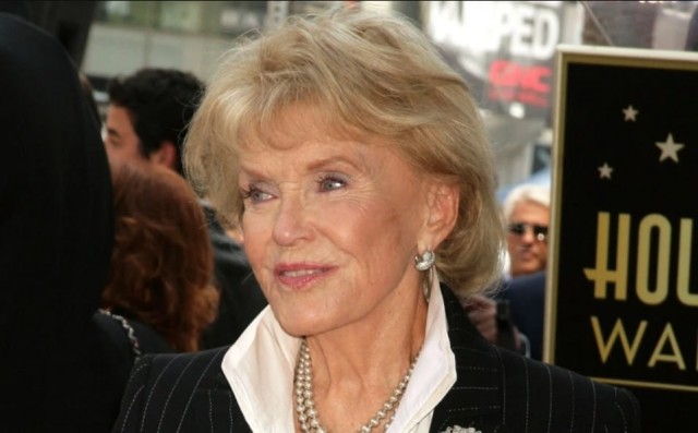 Американская певица Джейн Морган скончалась на 102-м году жизни в хосписе в Нейплсе, штат Флорида, сообщает The Hollywood Reporter