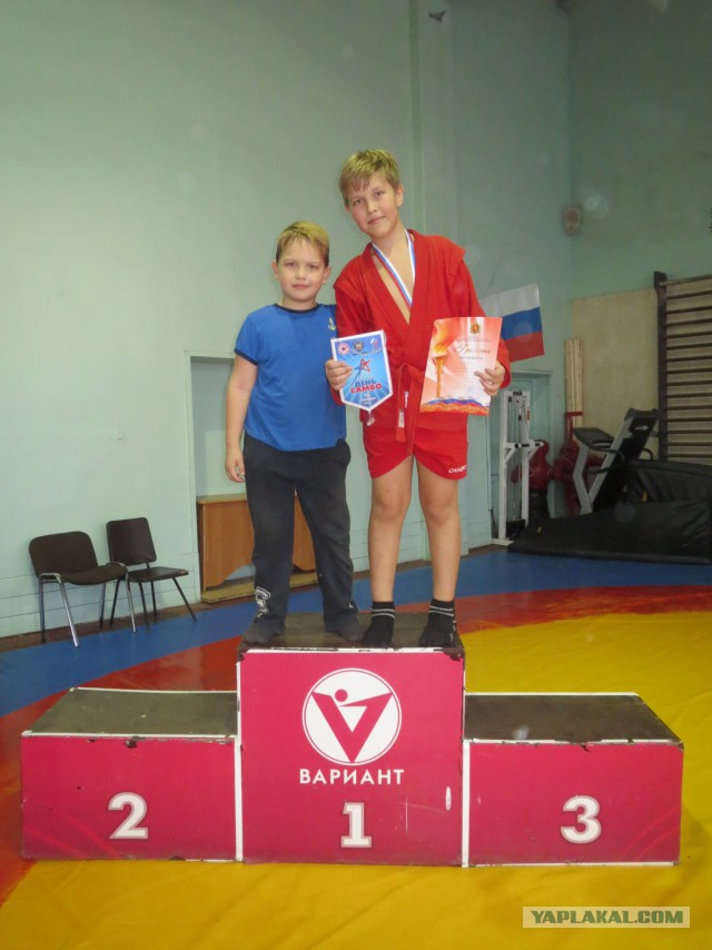 Избили школьницу на глазах учителей.