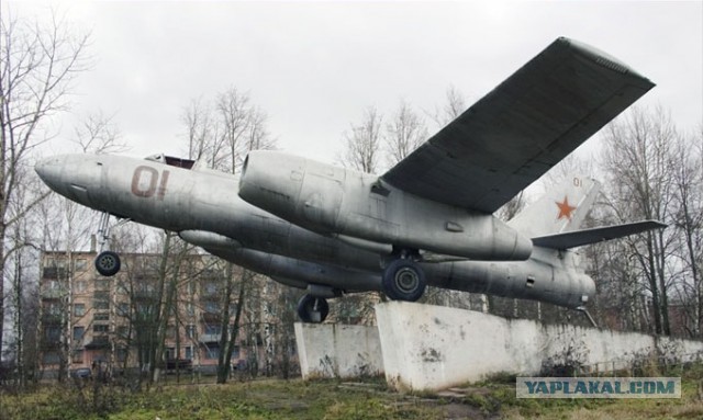 20 самых интересных авиапамятников