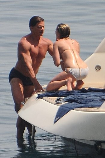 Скарлетт Йохансен и ее телохран