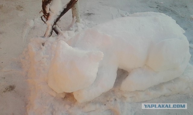 В центре Ярославля установили скульптуры танцующим девушкам, посвященные году театра в России
