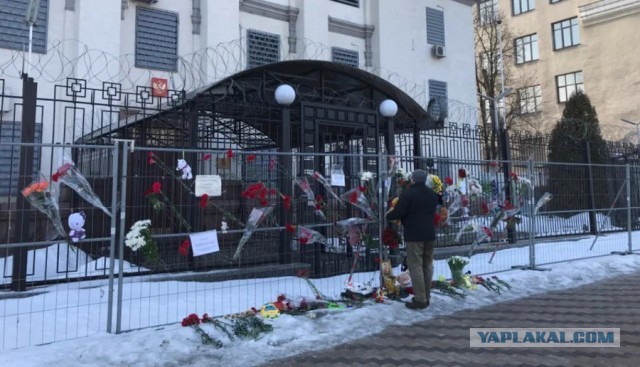 Центральный рынок в Константиновке Донецкой области (под контролем Украины) подвергся обстрелу