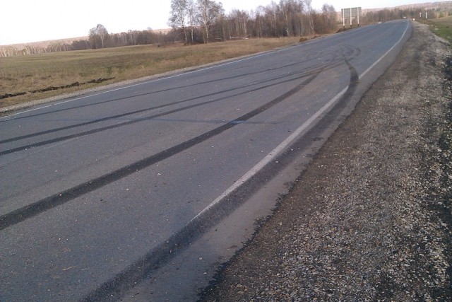 Пьяный водитель тягача спровоцировал ДТП ...