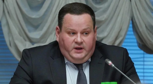 Глава союза страховщиков предложил повысить взносы по ОМС для курильщиков и толстых