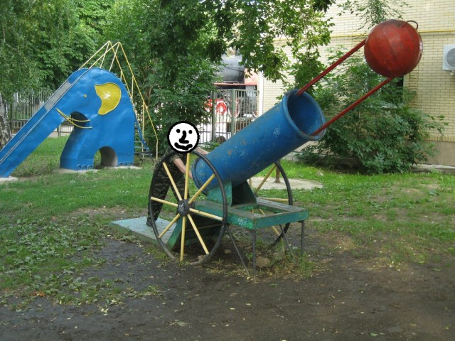 Суровые российские детские площадки
