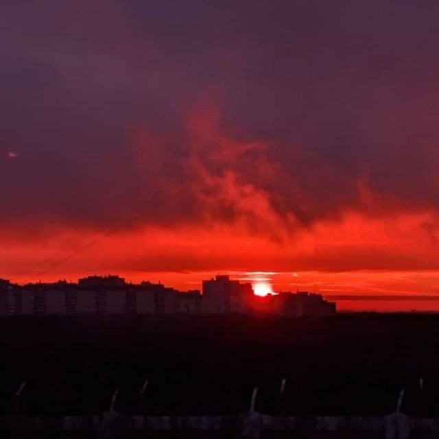 "Горящее небо" - необыкновенный закат в Санкт-Петербурге