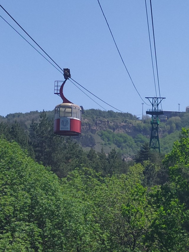 На севере Италии 13 человек погибли в результате падения кабины канатной дороги