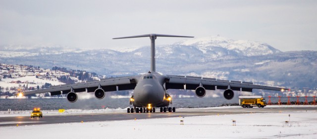 Lockheed C-5 Galaxy. Самый крупный военно-транспортный самолёт ВВС США