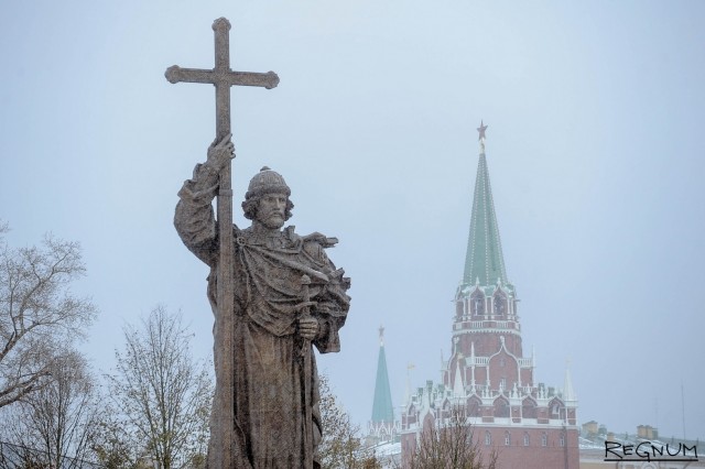 «Люди совсем озверели». Екатеринбуржцы заступились за спортсмена, надевшего футболку с гербом Украины