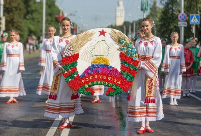 «Встретил девушку неземной красоты»: Как появилась легендарная песня про Олесю