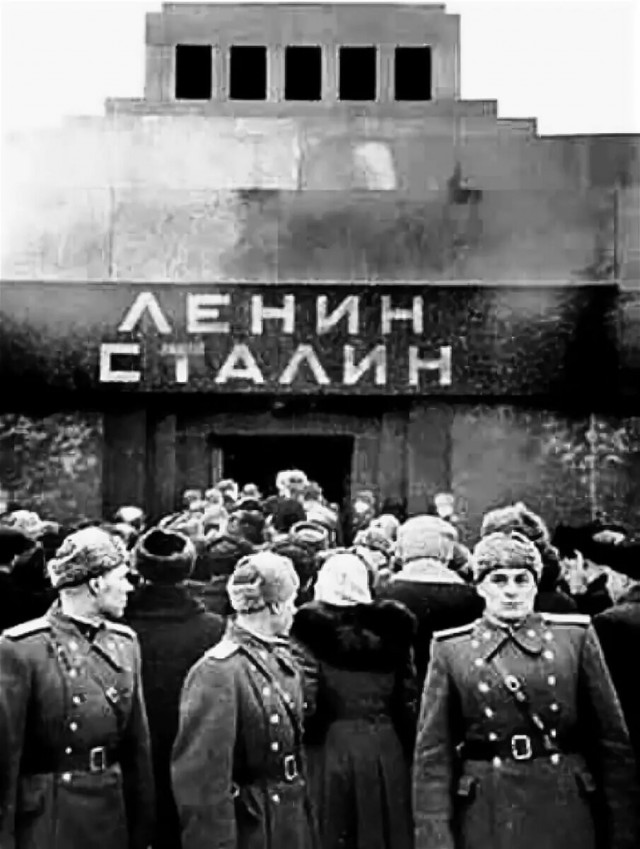 «Воняет гнилью». Как хоронят невостребованные тела