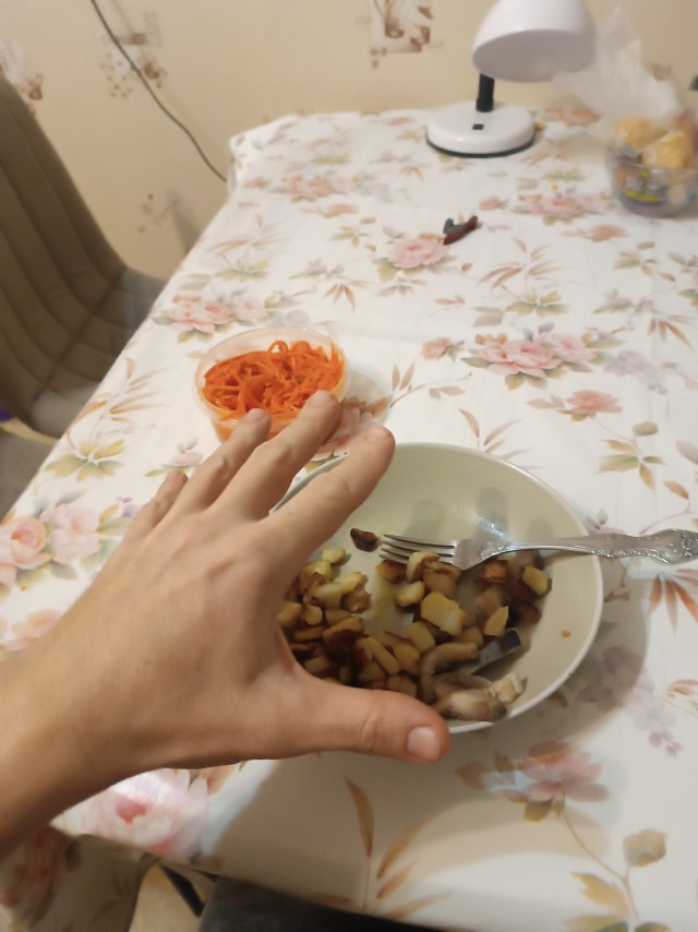 Кто, где и чем занят?
