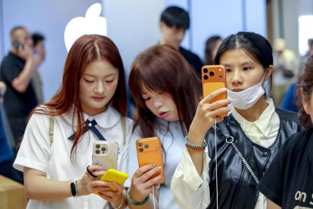 В 2025 году Apple продала в Китае 15,5 млн iPhone 17 — почти на 9,5 млн больше, чем всех Android-флагманов вместе взятых