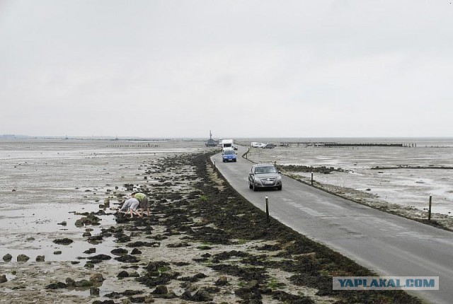Дорога, дважды в сутки уходящая под воду
