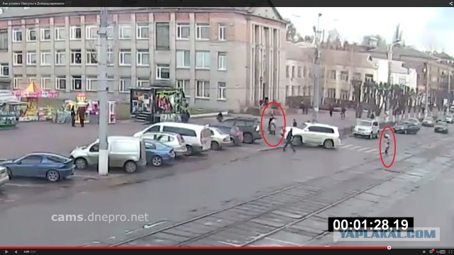 Угон Лексуса возле ТРЦ за 1,5 минуты