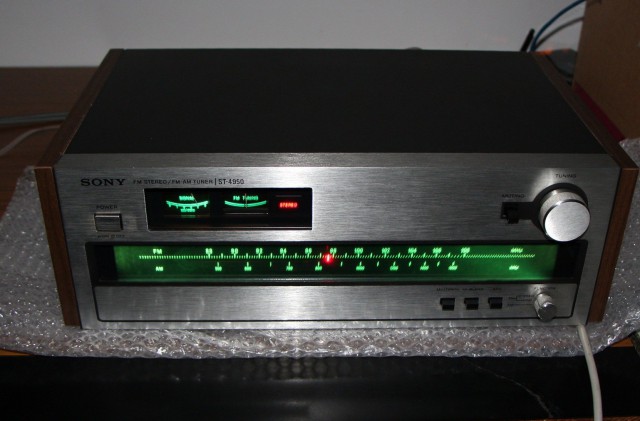 Неоновая Аудиофилия. FM -тюнеры. Что это и с чем едят