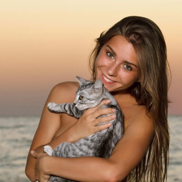 Девушки котовторника