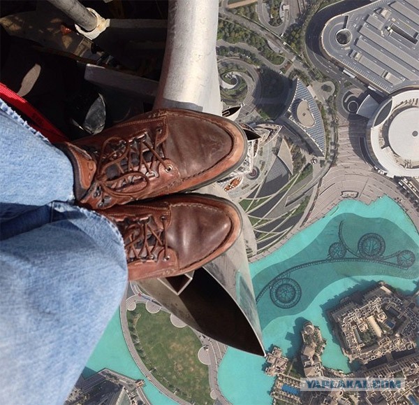 На вершине Бурдж-Халифа