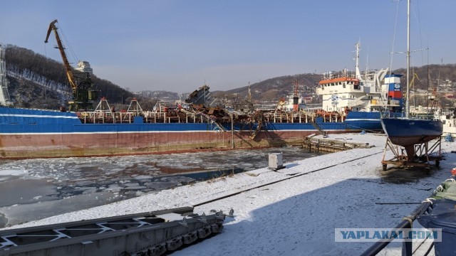 В Таиланде взорвался танкер, который проходил техобслуживание, восемь рабочих пропали без вести