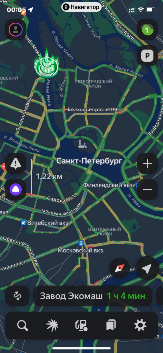 В Петербурге во время визита Путина на саммит стран ЕАЭС иностранный таксист таранил инспектора и рвался на перекрытую трассу