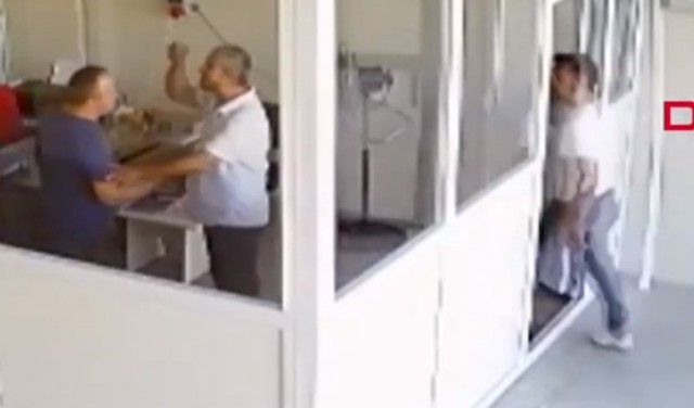 Чувачки лихо заехали на разборку