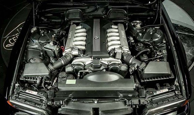 BMW, перевозивший Тупака, когда он был застрелен в 1996 году, выставлен на аукцион за $1,75 млн