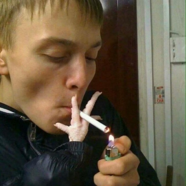 Да и титька тоже какая-то кривая