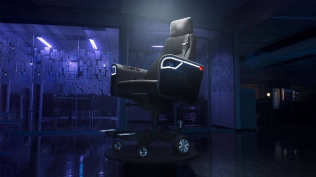 Можно не вставать: компания Volkswagen создала офисное кресло с мотором