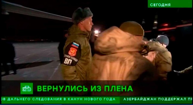 Русский солдат после возвращения из плена впервые увидел свою дочь