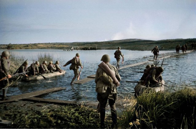 1942 год в 60 фотографиях