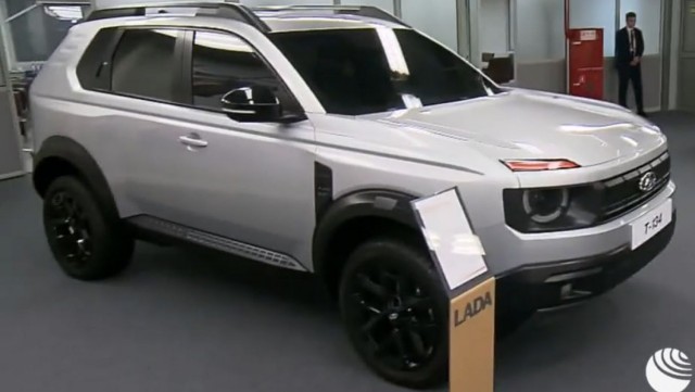 АвтоВАЗ показал сразу две новинки — кроссоверы Lada B+ Cross и Lada T-134