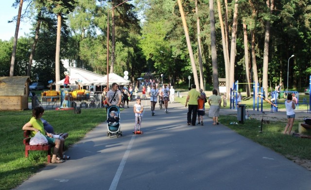 Велосипедисты и пешеходы