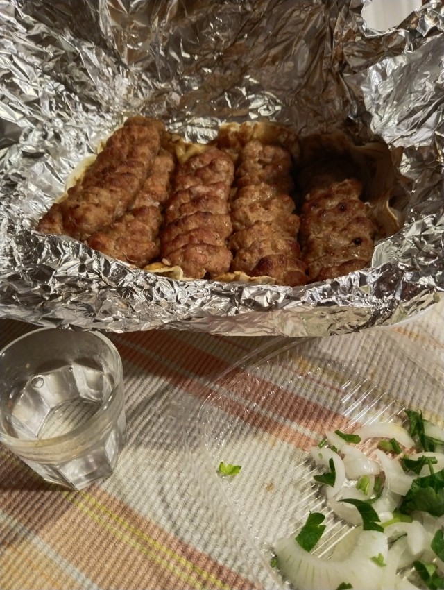 Выгнали, как сказали, за ненадобностью!