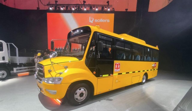 В России начнут выпускать школьный автобус Sollers SB