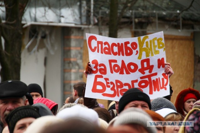Керчане полюбили мост через пролив